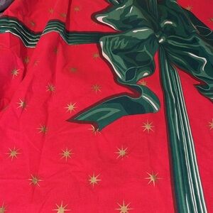Large Oval vintage Christmas tablecloth cotton 60” x 82”